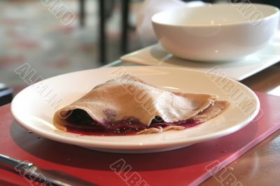 Crepe with filling