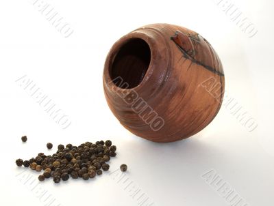 ceramic pot with pepper