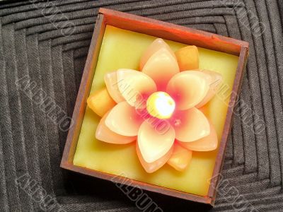 flower candle