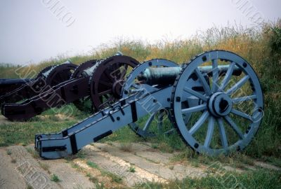 Cannon, American siege line