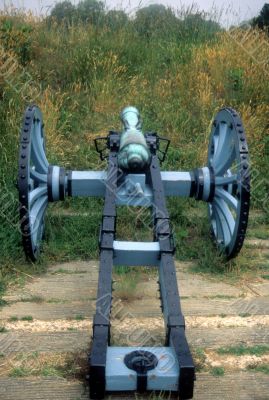 Cannon, American siege line