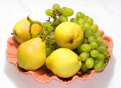 Pears and grapes in pink vase 4
