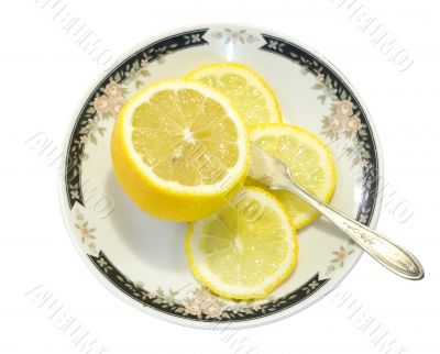 Sliced lemon served on ornamented plate 3