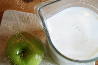 Milk and apple