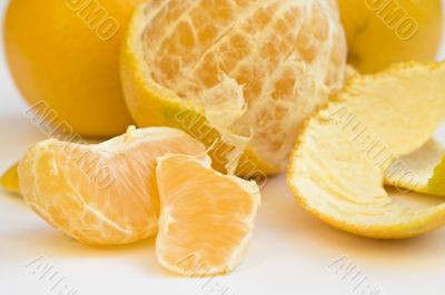 Naked and dressed - still lfe with tangerines