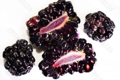 Half-cut and solid blackberry berries 3