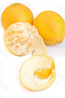 Naked and dressed - still lfe with tangerines