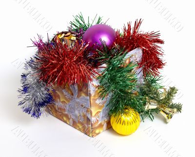  Celebratory ornaments in a box