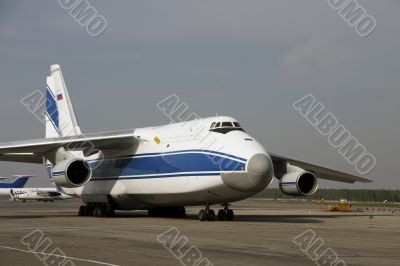 Antonov-124