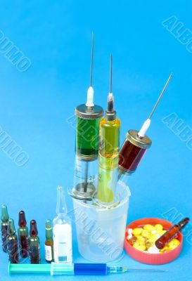 Syringes and ampoules Syringes and ampoules