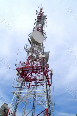 Cellular communications tower