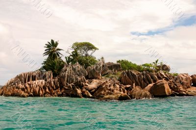 the small uninhabited island in Indian Ocean