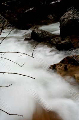 Stream in Cream Stream in Cream