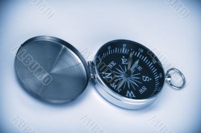 open compass in blue