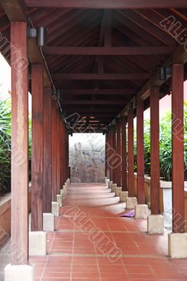 Tropical corridor