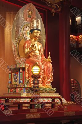 Golden buddha statue