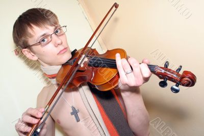 Poor violinist