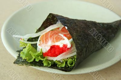 Temaki sushi