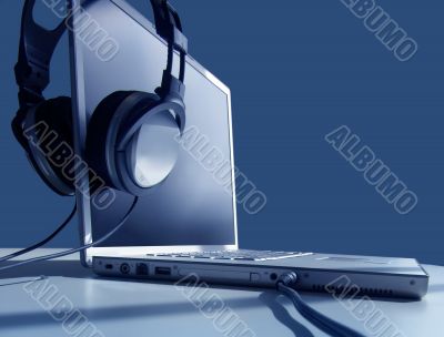 Laptop Listening Laptop Listening