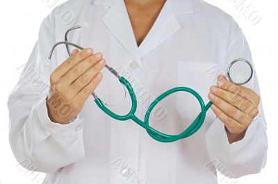 anonymous doctor whit stethoscope