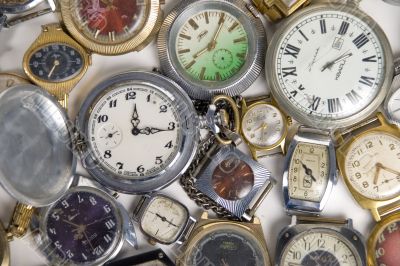 Hours, mechanisms, time.