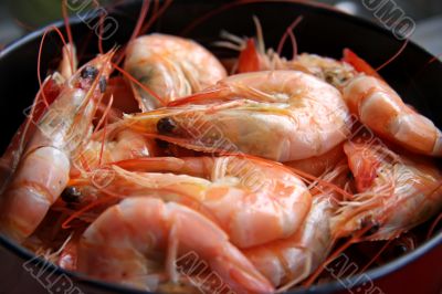 Whole cooked prawns