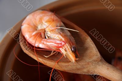 Whole cooked prawns
