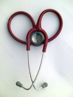 stethoscope noosed like a heart