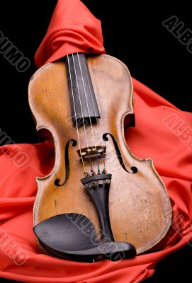 violin on silk