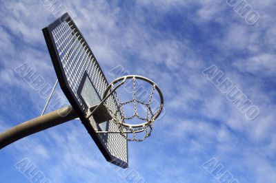 Basketball hoop