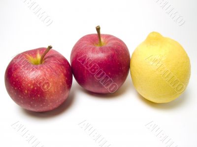 Apples with lemon
