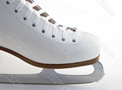 Toe and blade of a figure skate