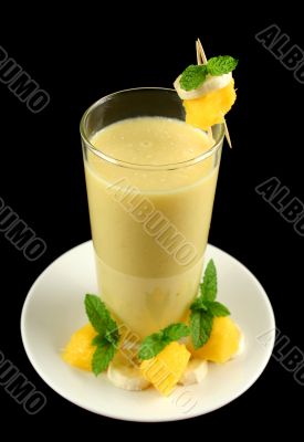 Banana And Mango Smoothie 1