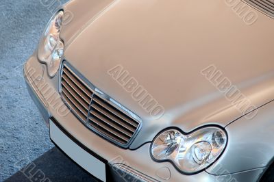 Beautiful car. Great details !