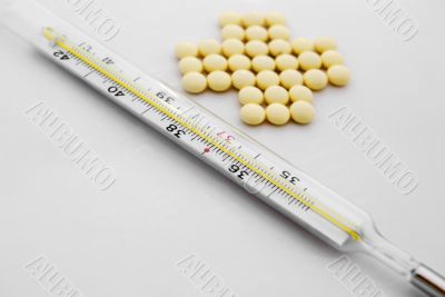 tablet and clinical thermometer-3