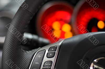 steering wheel &amp; speedometer red