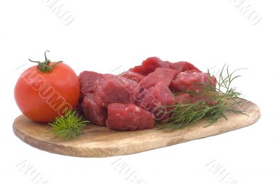 Raw beef with tomato and dill