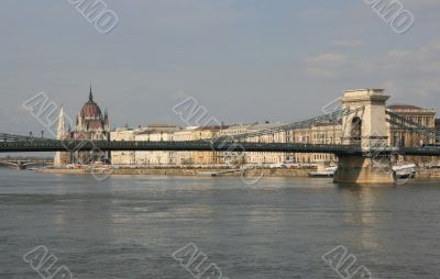 Chainbridge and the hungarian Parliament