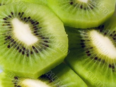 Slices of kiwi fruit