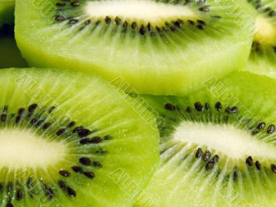 Slices of kiwi fruit