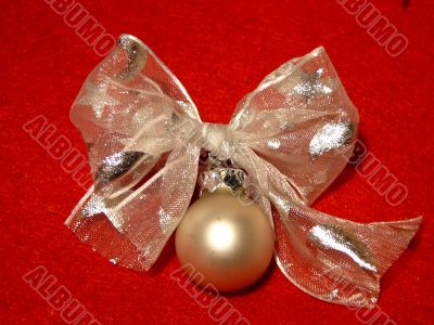 pearly christmas ball