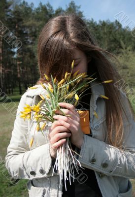 girl with flowers