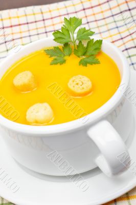 Carrots puree with bread croutons