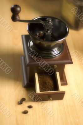 Coffee - grinder