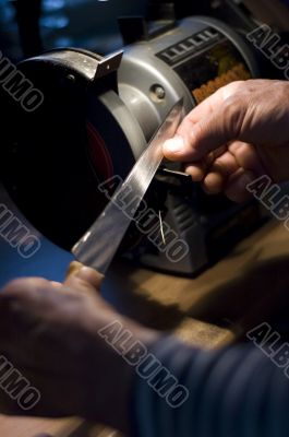 KNIFE SHARPENING