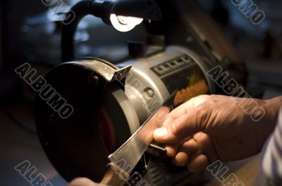 KNIFE SHARPENING