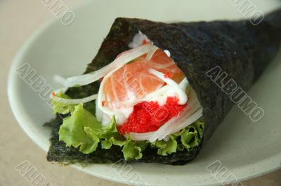 Temaki sushi