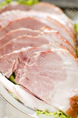 ham in the plate