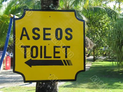 spanish washroom sign
