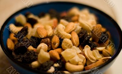 mixed nuts and dried fruits